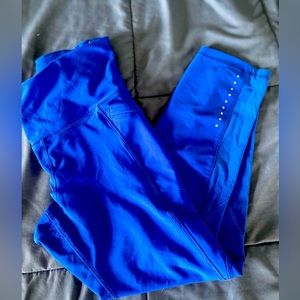 Old Navy Cropped Power-soft Workout Leggings size Medium